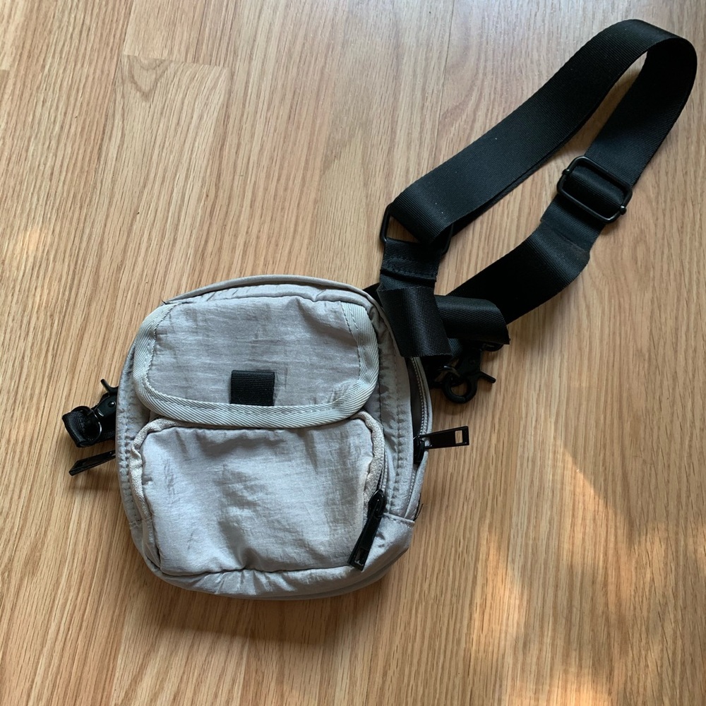 Urban outfitters sidebar/bum bag